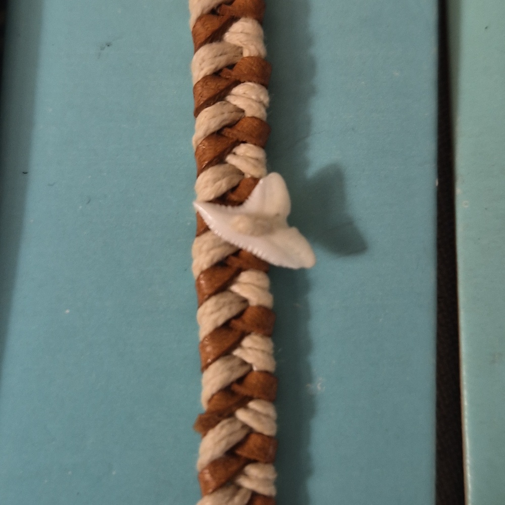 11 Pc Lot Handmade Friendship Leather Shell Beaded Woven Braided Bracelets NEW - Picture 6 of 16